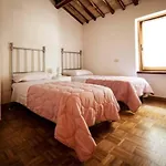 Country house Borgo Santa Cristina *